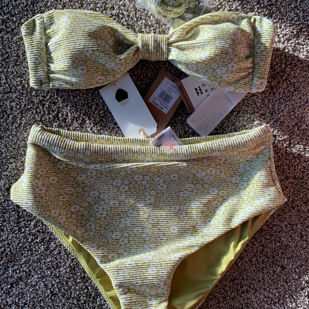 Billabong bikini- size small top, size medium bottoms